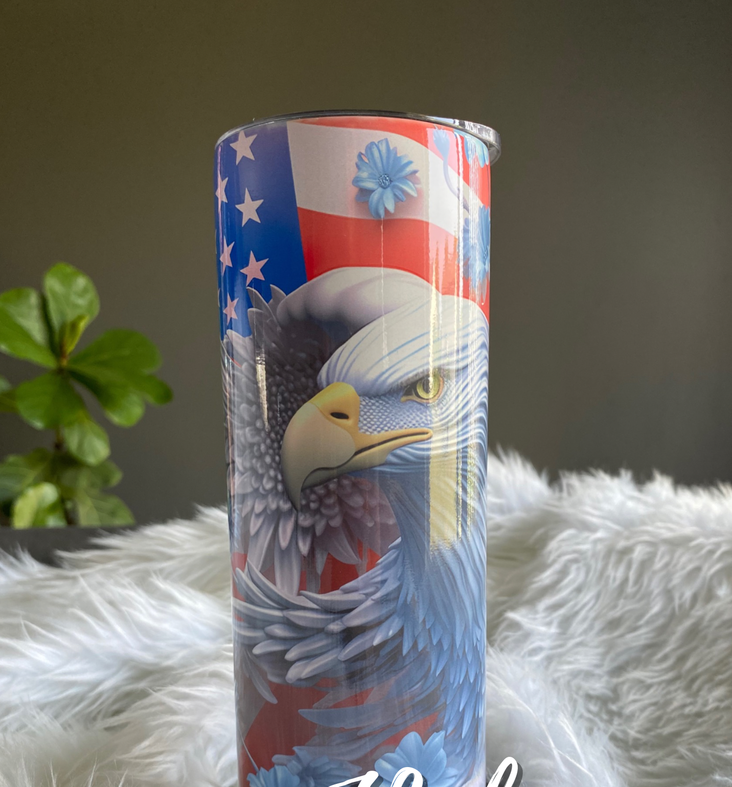 American Eagle Flowers with American Flag | Birthday & Gift Idea | 20 Ounce Tumbler